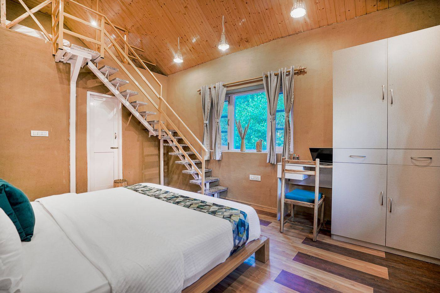 Duplex room with staircase to the loft