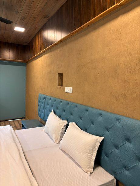 Executive room bed close-up